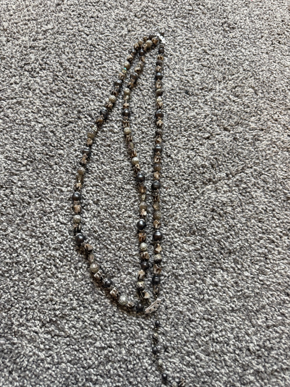 Stylish Black and Cream Beaded Necklace - Women Jewelry